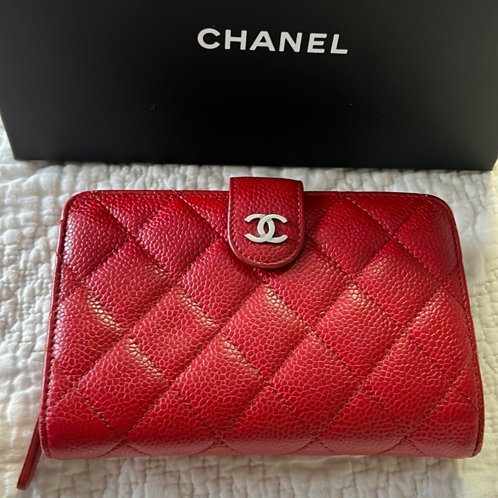 Chanel LZip picket wallet Red Color
